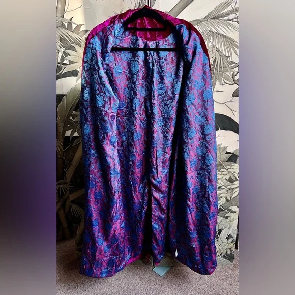 Elegant light weight Velvet jacket - Picture 2 of 5